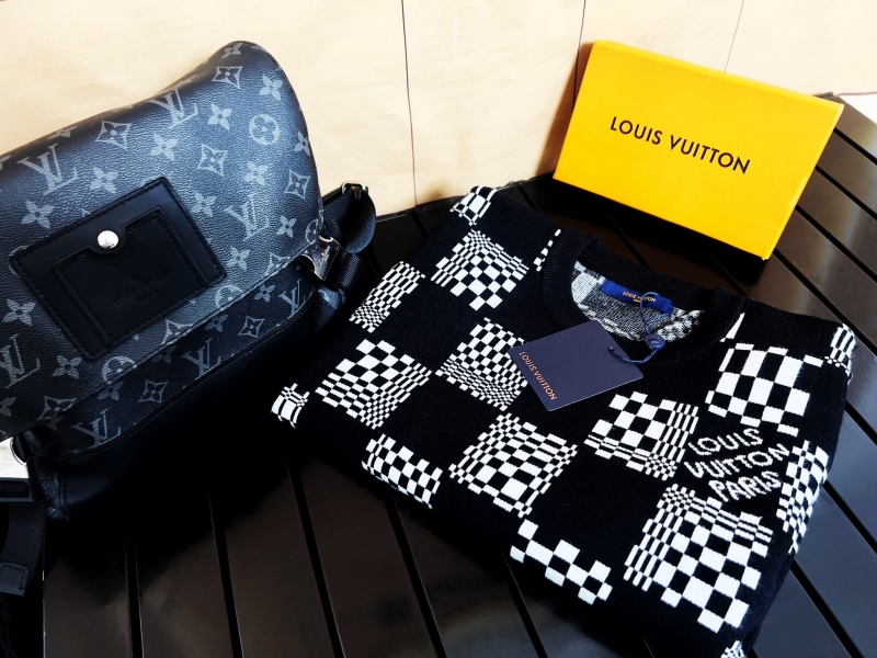 LV Sweaters